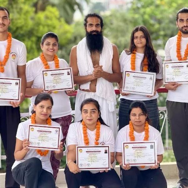 Yogacharya Kailash Ji(Kailash Yoga Studio)